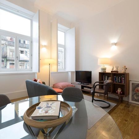 Lovelystay - Cozy Duplex With Patio Right Off Train&Metro Station 포르투 외부 사진