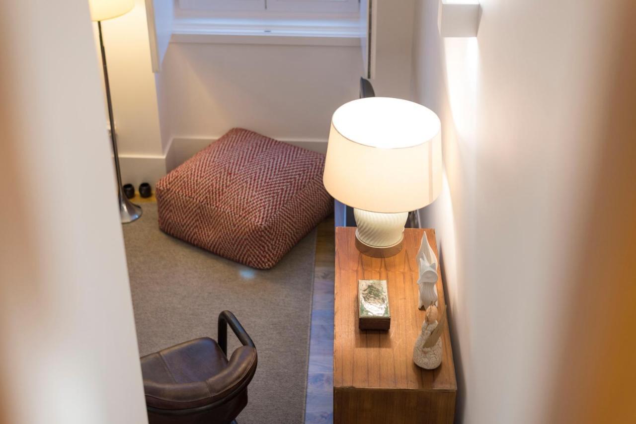 Lovelystay - Cozy Duplex With Patio Right Off Train&Metro Station 포르투 외부 사진