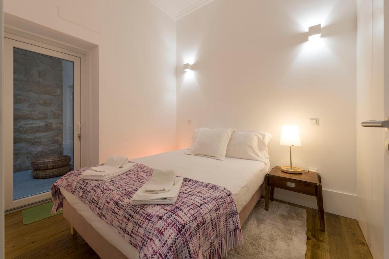 Lovelystay - Cozy Duplex With Patio Right Off Train&Metro Station 포르투 외부 사진